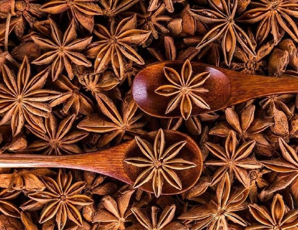 Star Anise /அன்னாசிப்பூ - product media